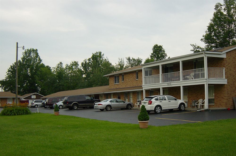 Chateau Motor Lodge Grand Island Buitenkant foto